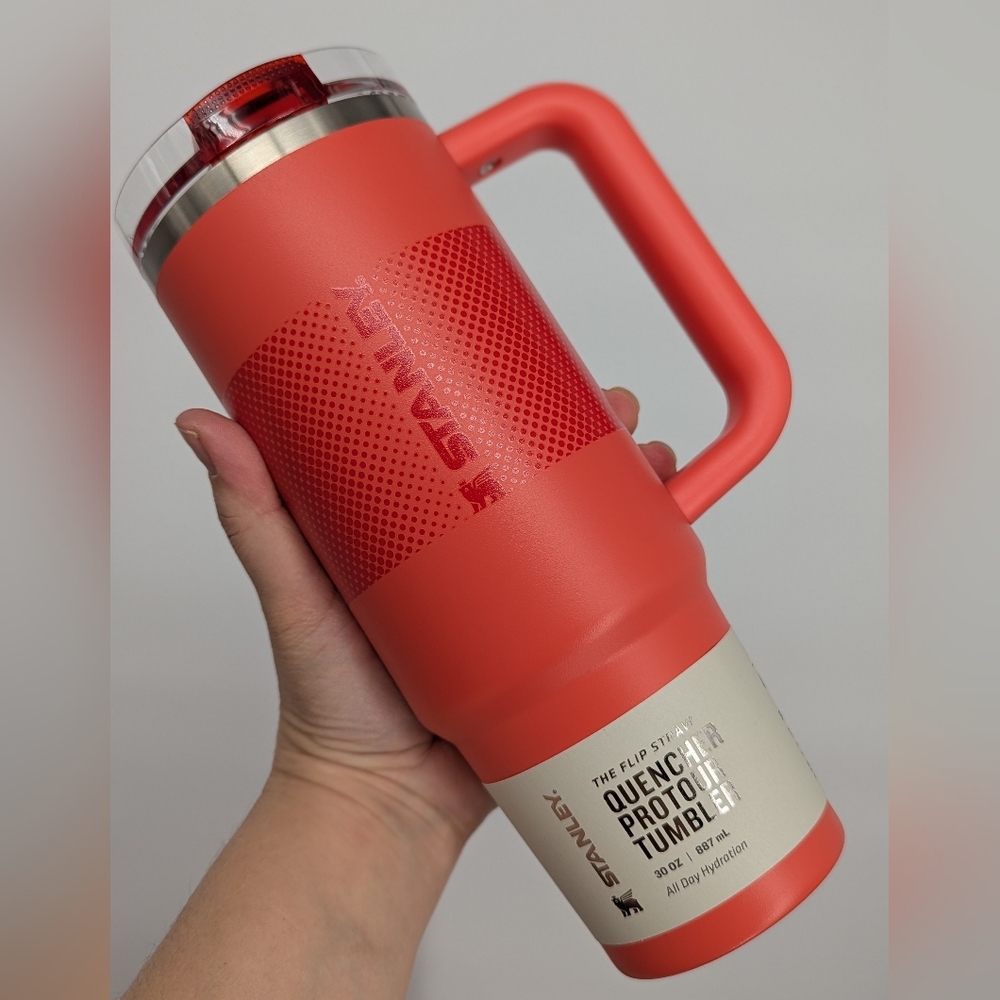 NEW STANLEY cup The Quencher protour flip straw Tumbler 30 oz Coral Fade